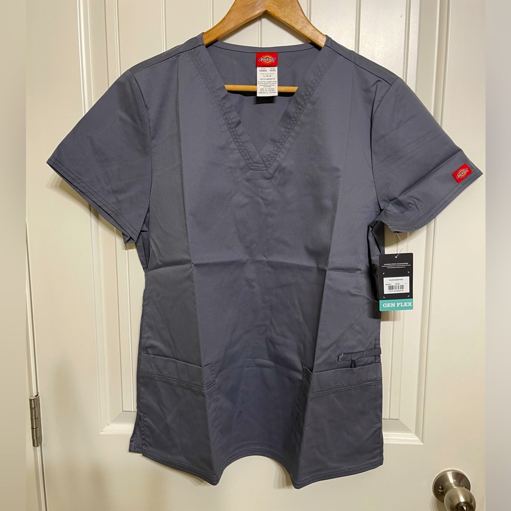 NWT Dickies Gen Flex Women's Black 2-Pocket Stretch V - Neck Top Medical Scrubs